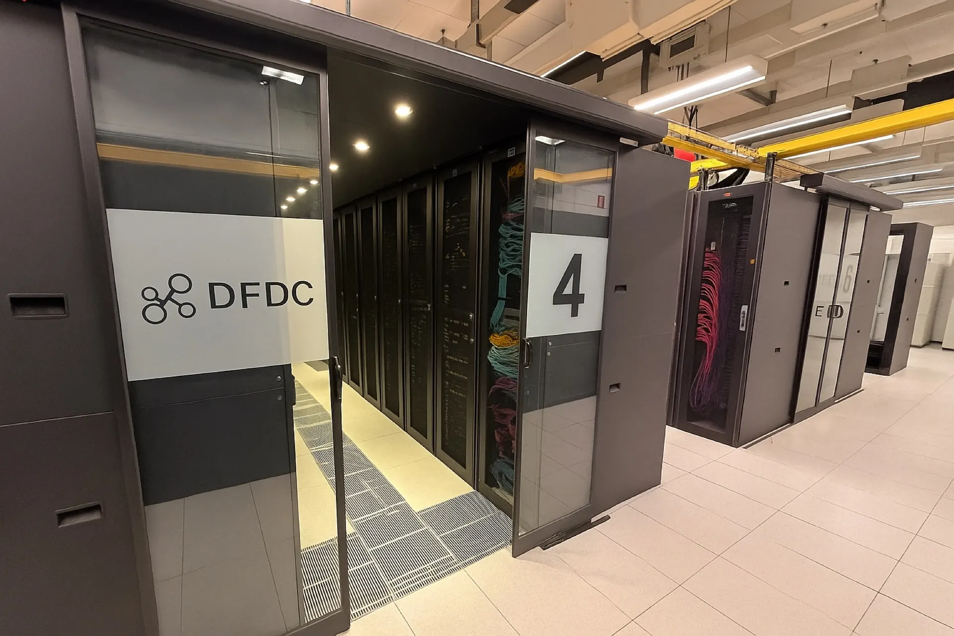 Inside the THG1 colocation hall