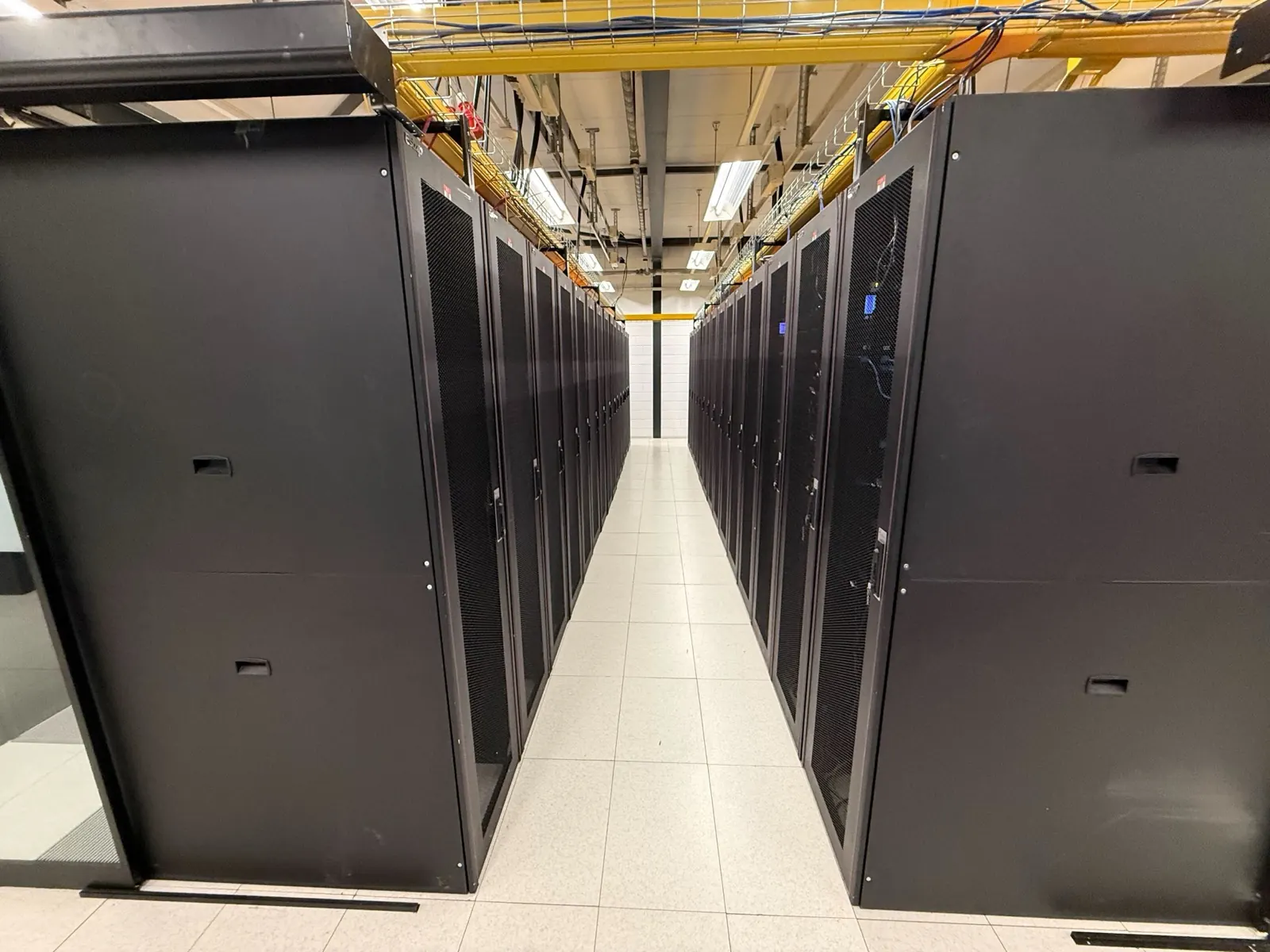Inside a THG1 data hall