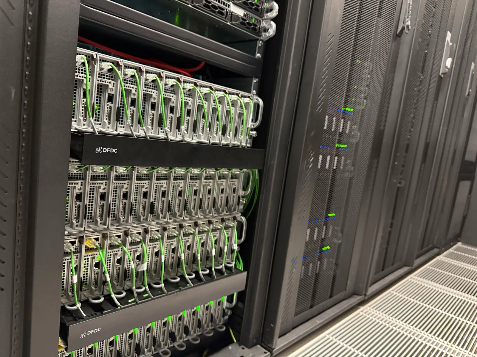 Meet-me room fiber patch panel